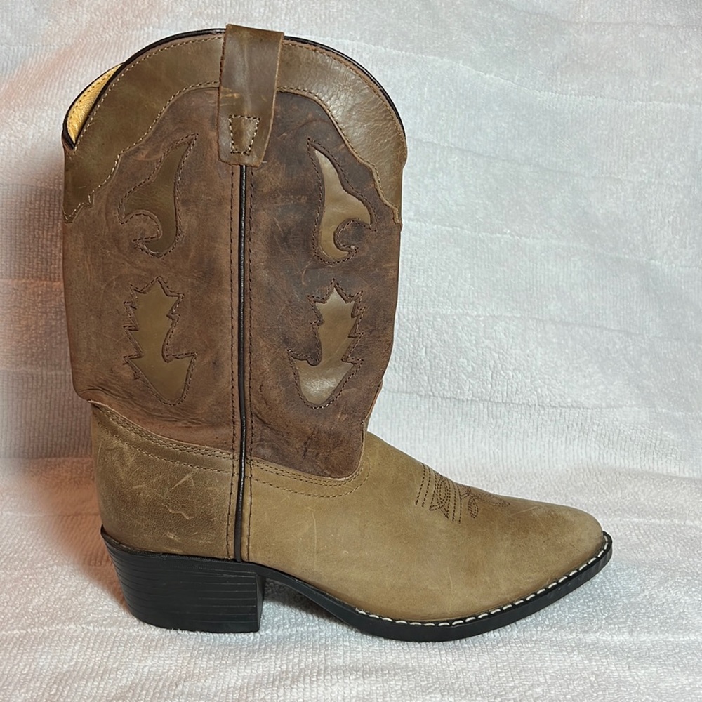 Smoky leather boots